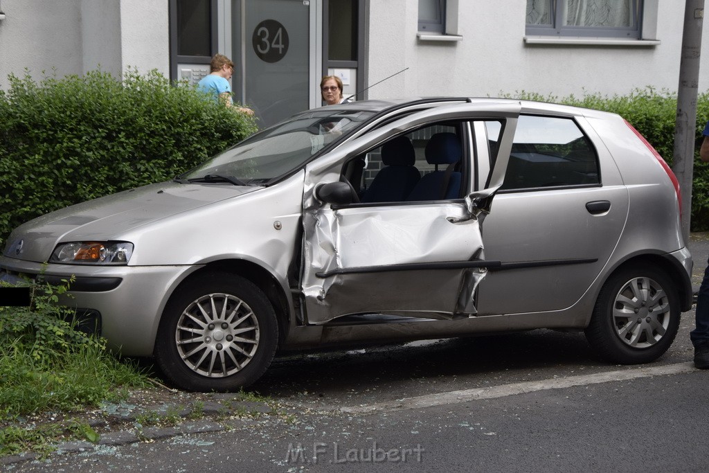 VU KVB Bus gegen PKW Tuer Koeln Kalk Buchforststr P25.JPG - Miklos Laubert